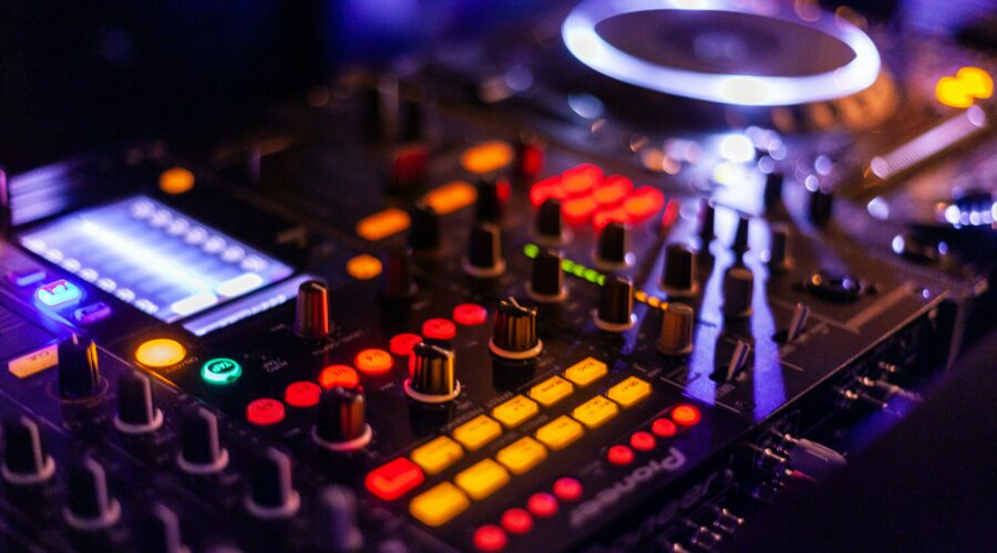 Warum man Veranstaltungstechnik am besten mietet